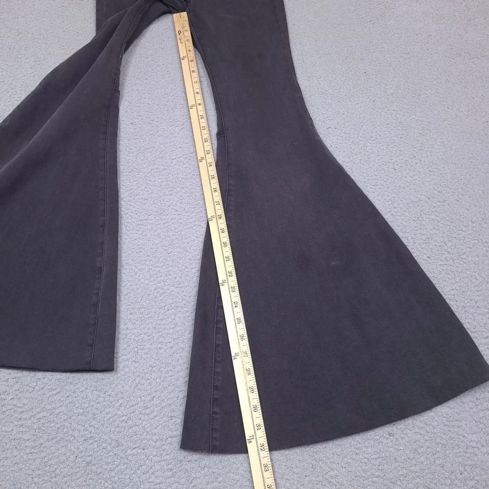 Free People Jeans Womens 26 Gray Charcoal Bell Bottoms Super Flare Denim Stretch